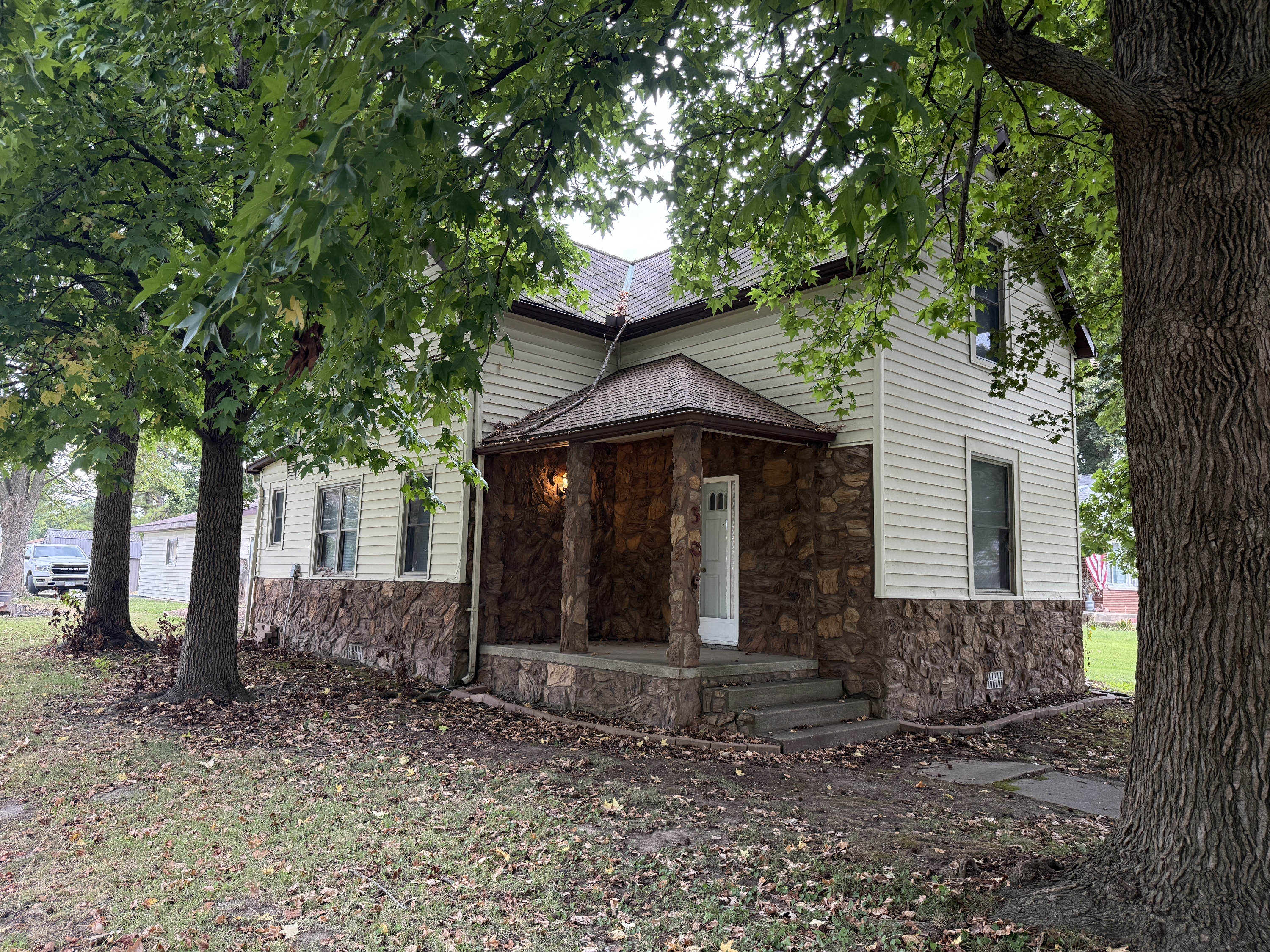 Property main image
