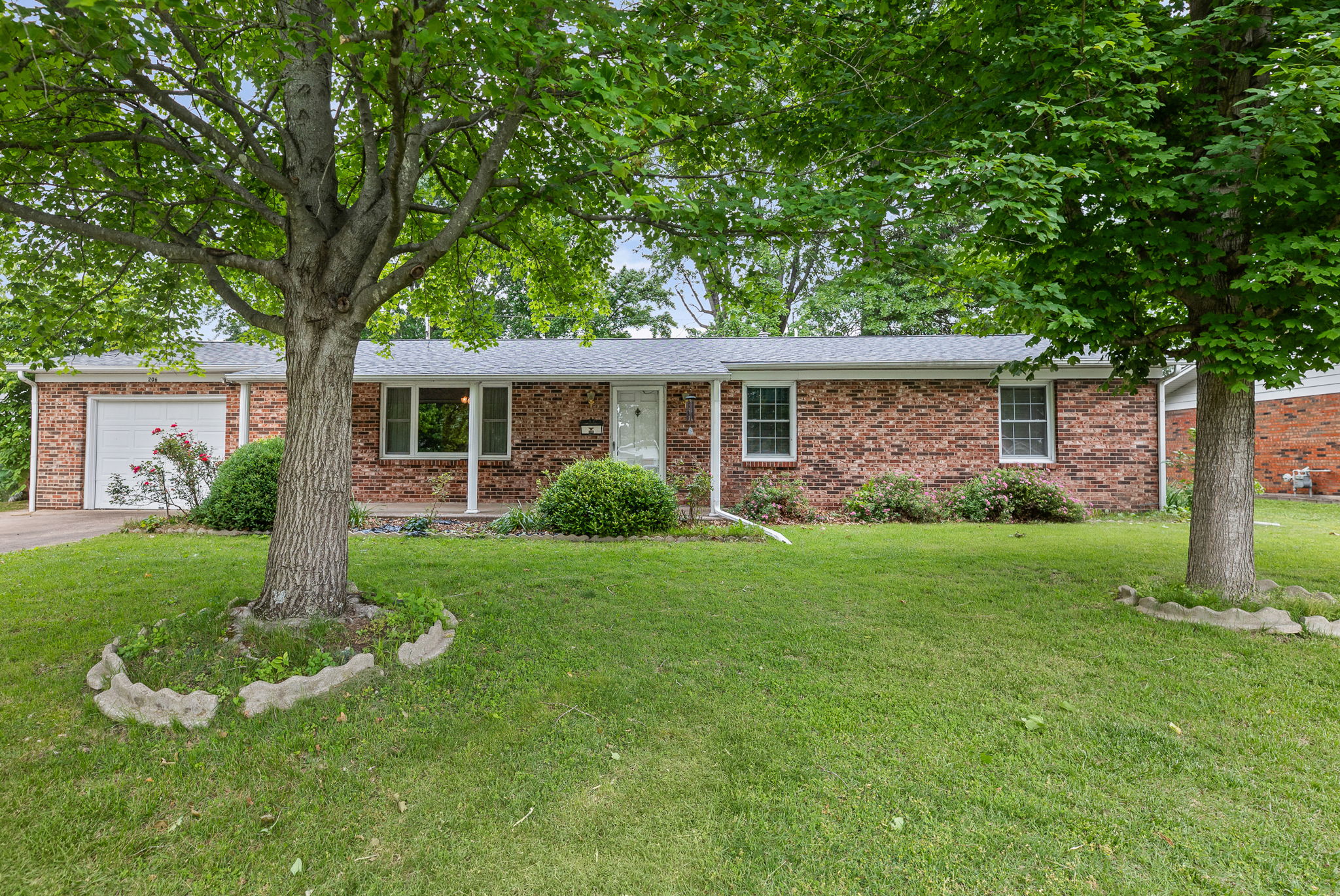 206 Joan Avenue